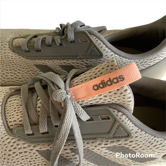 Women Adidas Questar Drive Running Shoes Size 10 Grey Pink Sneakers DB1693 - Picture 4 of 8
